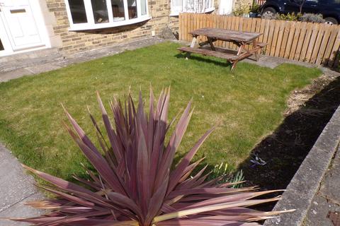 8 Ryefield Avenue, Clayton, Bradford, BD14 6BJ