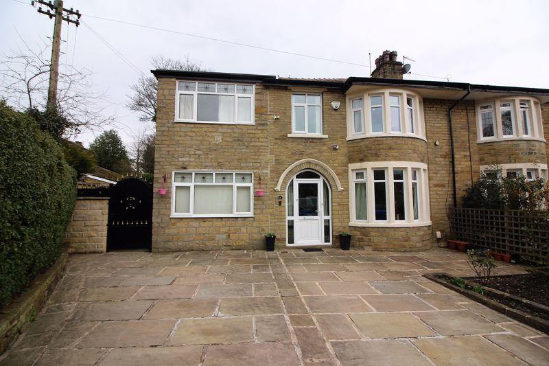 Savile Glen, Well Head, Halifax 4 bed semidetached house £300,000