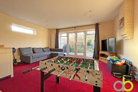 31 Thames Haven Road, Corringham, Stanford-le-hope, SS17 7QJ