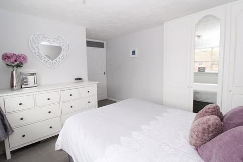 10 Honiton Way, Walsall, WS9 0JS