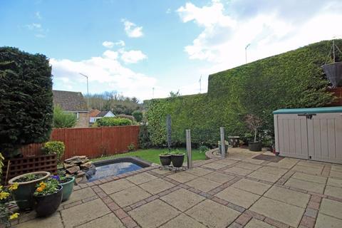 11 Curlew Close, South Croydon, CR2 8QT