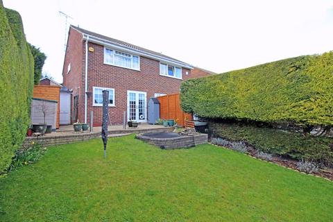 11 Curlew Close, South Croydon, CR2 8QT