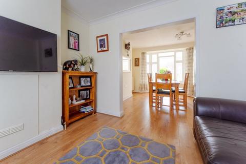 49 Kingston Avenue, Sutton, SM3 9UE