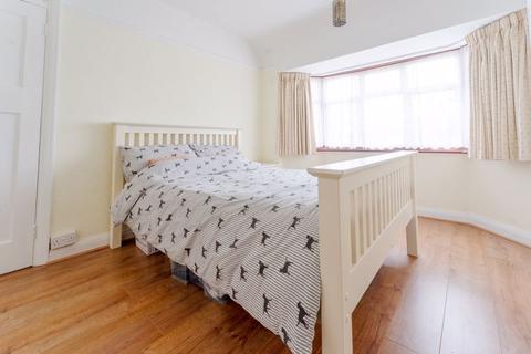 49 Kingston Avenue, Sutton, SM3 9UE
