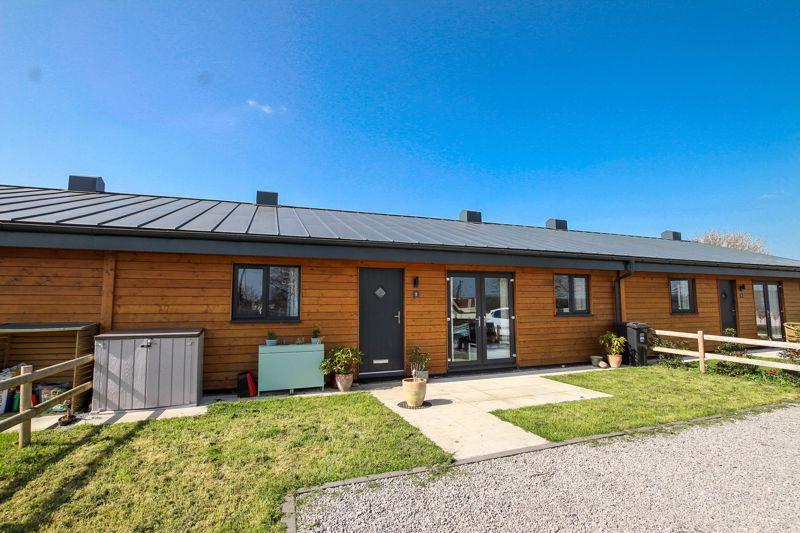 West End, Nailsea 2 bed bungalow £1,200 pcm (£277 pw)