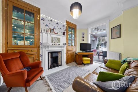 13 Thorold Road, London, N22 8YE
