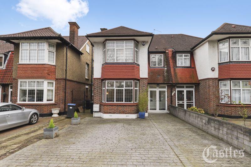 Powys Lane, Palmers Green, N13 4 bed semidetached house £700,000