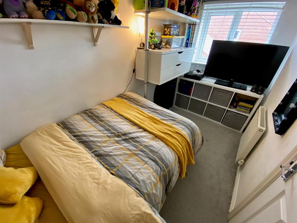 BEDROOM 2.jpg
