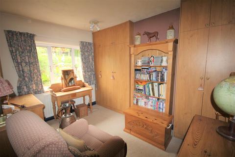 47 Dilhorne Road, Cheadle, Stoke-on-trent, ST10 1PT