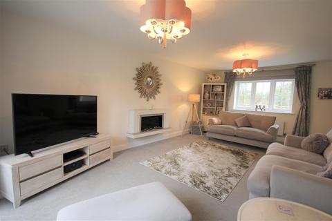 40 Geoff Morrison Way, Uttoxeter, ST14 7SR