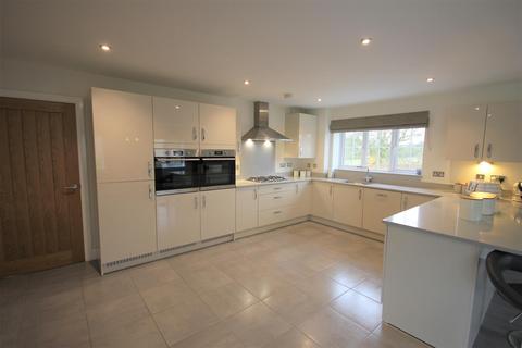40 Geoff Morrison Way, Uttoxeter, ST14 7SR