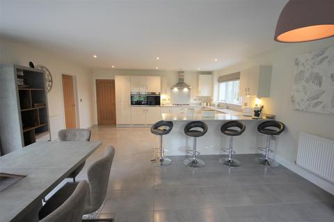40 Geoff Morrison Way, Uttoxeter, ST14 7SR