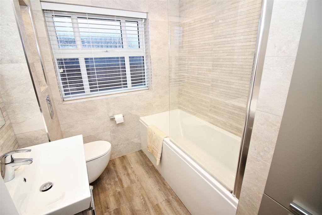 Bathroom.JPG