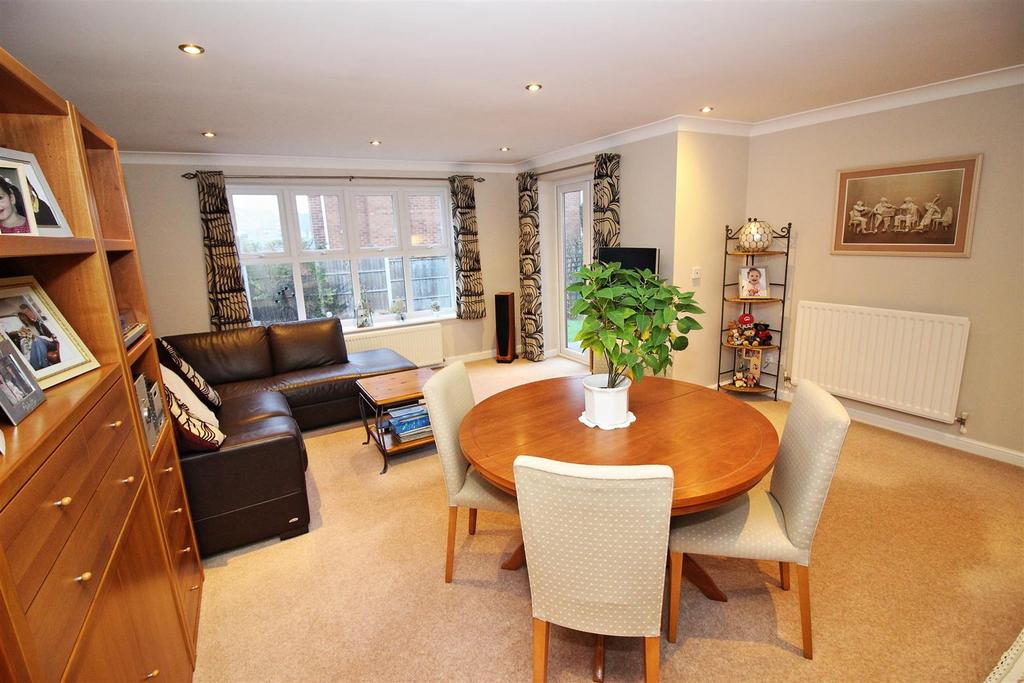 Family room.JPG