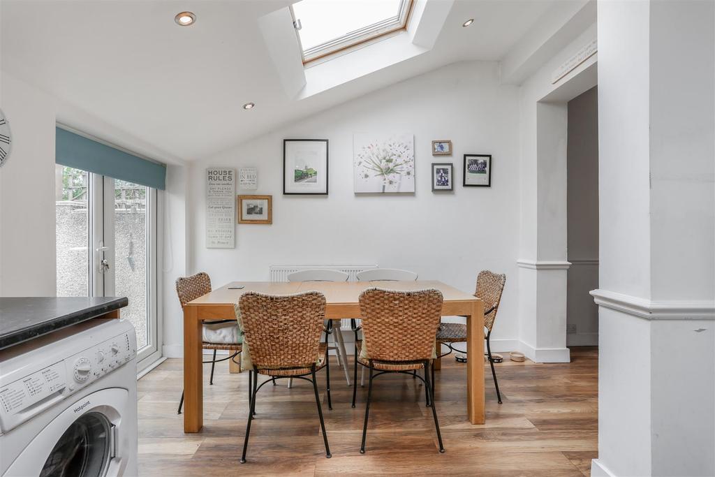 545702019 - 38 Cranfield Road East, SM5 5.jpg