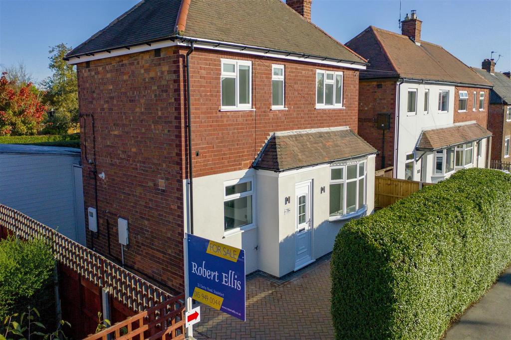 Victor Crescent, Sandiacre, Nottingham 3 bed detached house £235,000