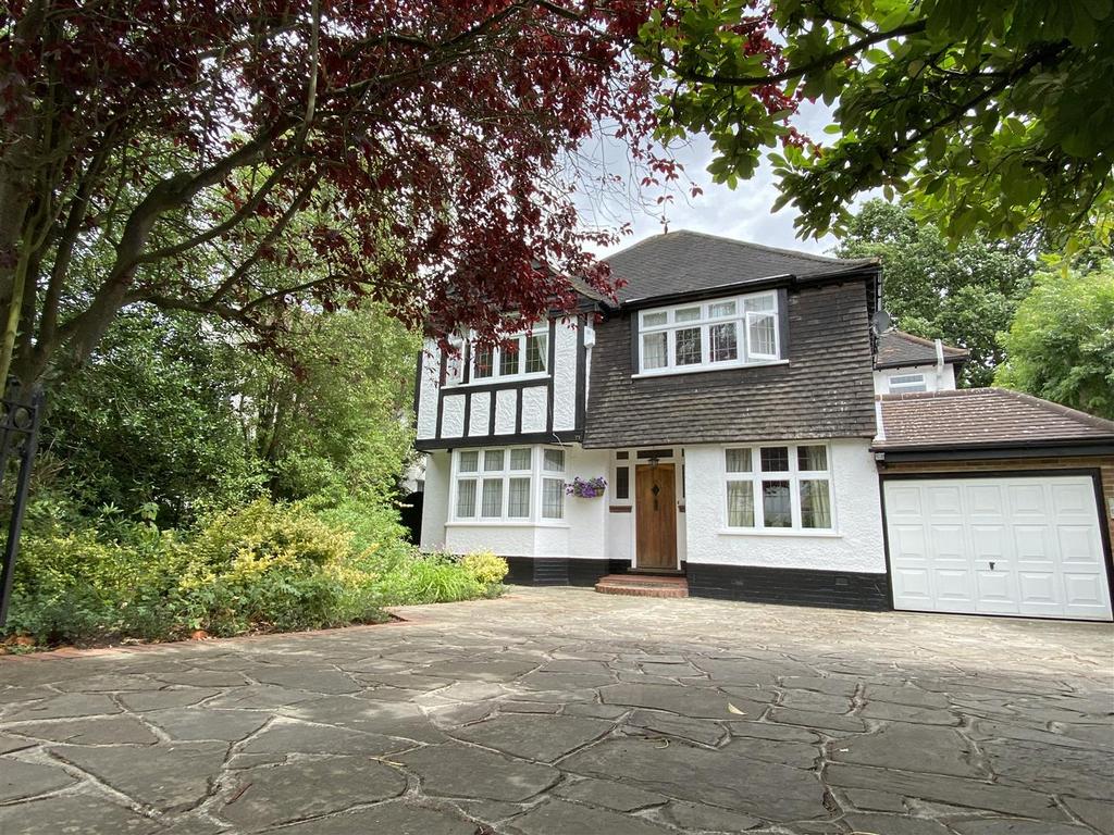 Worrin Road, Shenfield 5 bed detached house £1,495,000