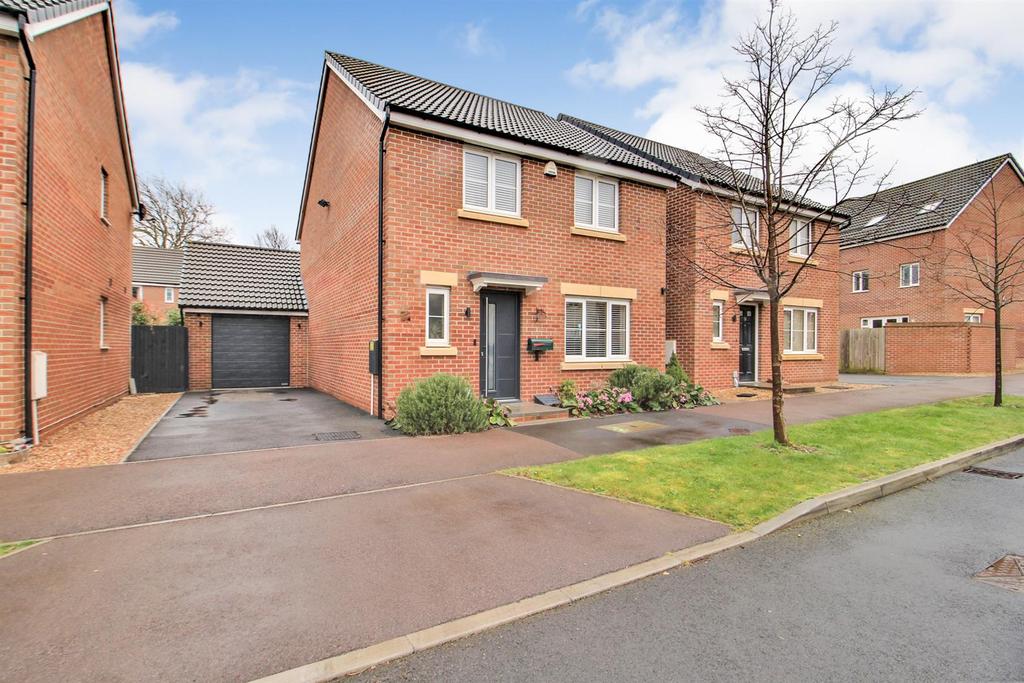 Spinners Road, Brockworth, Gloucester 4 bed detached house £380,000