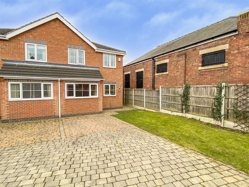 Stanton Road, Sandiacre, Nottingham 3 bed semidetached house £225,000