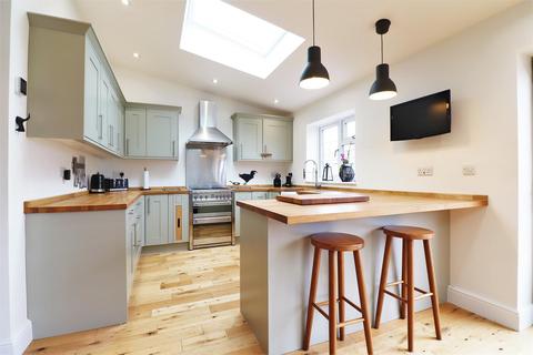 8 Heathside Avenue, Bexleyheath, DA7 4PZ