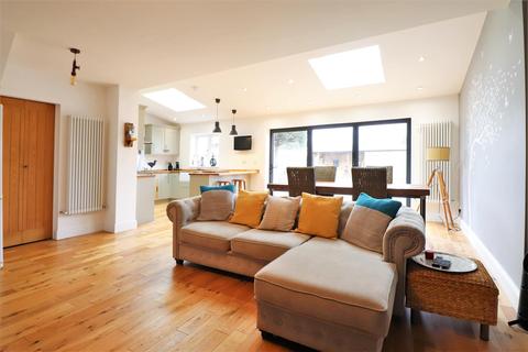 8 Heathside Avenue, Bexleyheath, DA7 4PZ