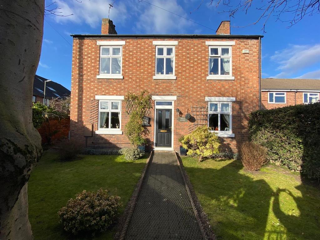 Derby Road, Sandiacre, Nottingham 3 bed detached house £375,000