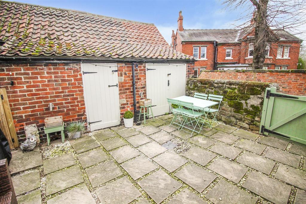 Rear courtyard garden copy.jpg