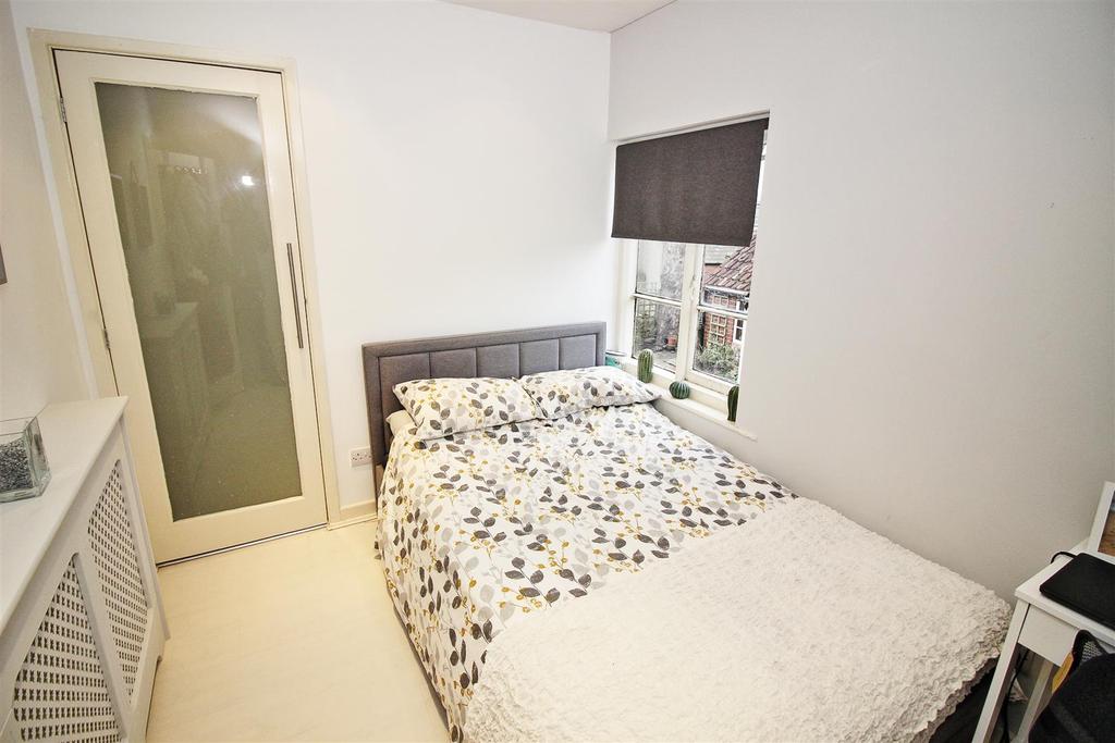 Bed2.JPG