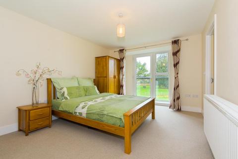 2 Mulberry Close, Epsom, KT19 8FX