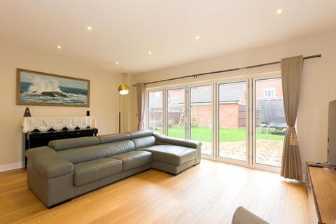 2 Mulberry Close, Epsom, KT19 8FX