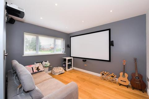 2 Mulberry Close, Epsom, KT19 8FX