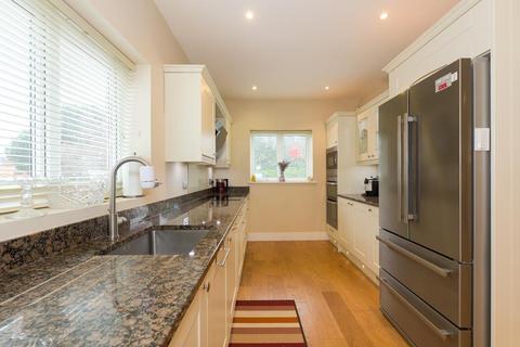 2 Mulberry Close, Epsom, KT19 8FX