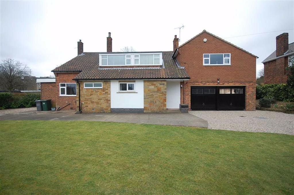 Liversedge Hall Lane, Liversedge, WF15 5 bed detached house £535,000