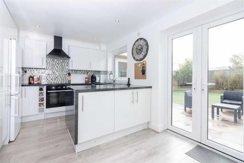 29 Canberra Road, Worthing, BN13 3HH