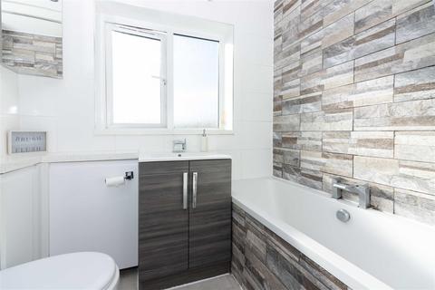 29 Canberra Road, Worthing, BN13 3HH