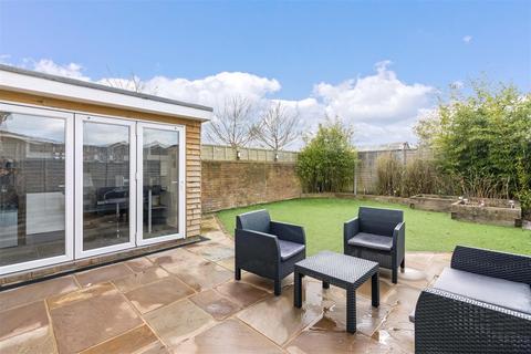 29 Canberra Road, Worthing, BN13 3HH