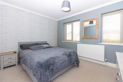 29 Canberra Road, Worthing, BN13 3HH