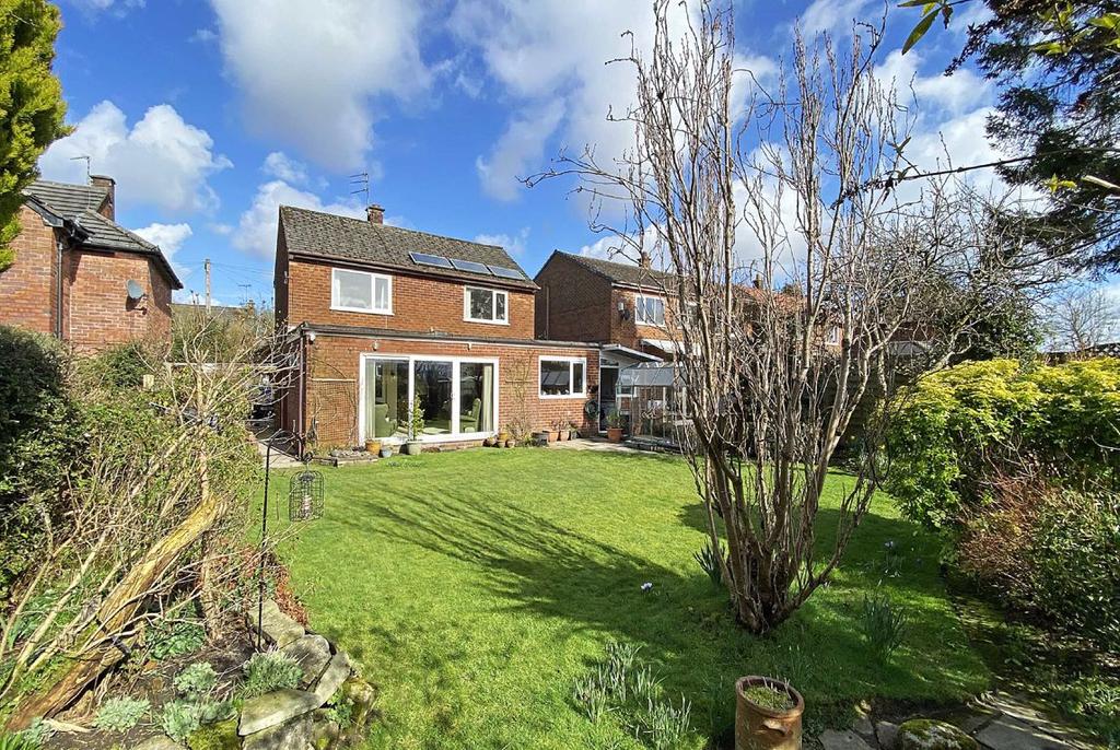 Warburton Drive, Hale Barns, Cheshire 3 bed detached house £595,000