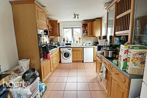 34 Five Acres Fold, Northampton, NN4 8TQ