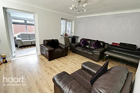 34 Five Acres Fold, Northampton, NN4 8TQ