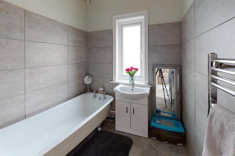 24 Marina Crescent, Skipton, BD23 1TR