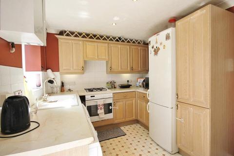 10 Argent Close, Egham, TW20 8XB