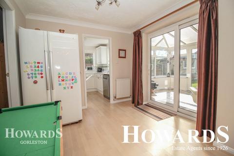 19 Anglian Way, Hopton, Great Yarmouth, NR31 9DB