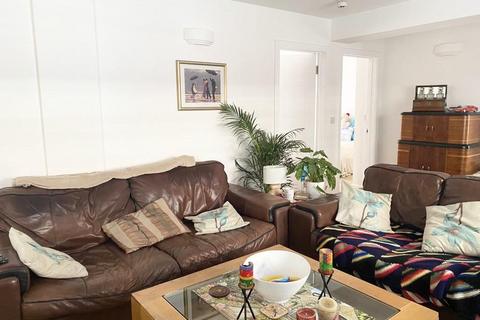 2 bedroom apartment to rent, Peach Street,  Wokingham,  RG40
