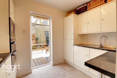 128 Chandos Road, London, E15 1TT