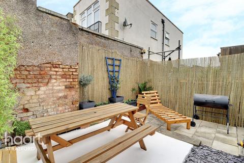 128 Chandos Road, London, E15 1TT