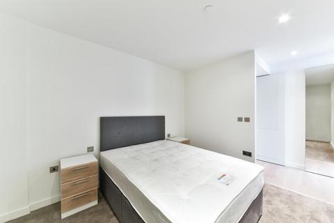 Studio to rent, Westmark Tower, West End Gate, Paddington, W2