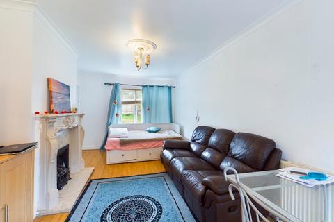 8 Charnock Place, Stoke-on-trent, ST6 6RW