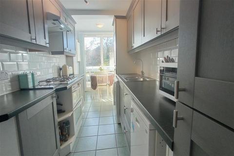 13 The Pines, Purley, CR8 2DZ