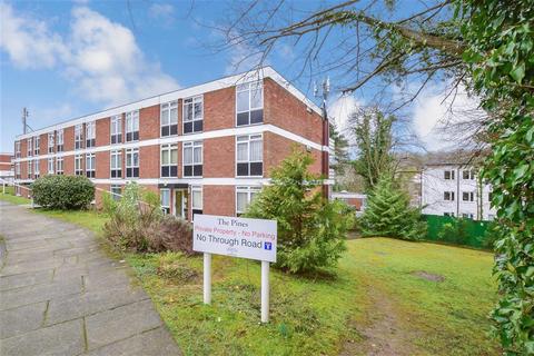13 The Pines, Purley, CR8 2DZ